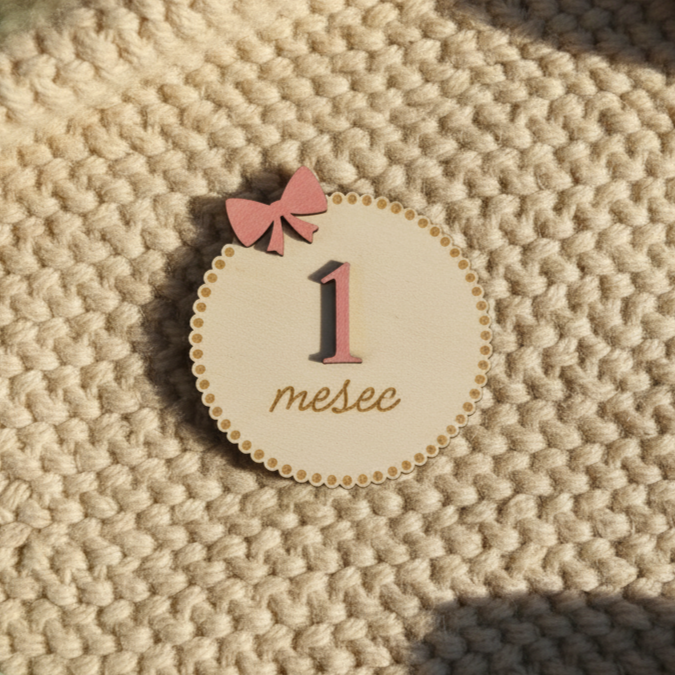 Leseni mesečni mejniki - Pentljica